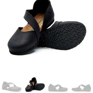 Black leather sandals